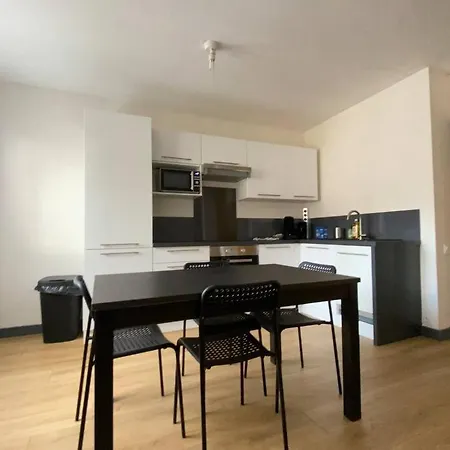 Joli T4 Avec Balcon, Place De Parking - Oradou Appartement