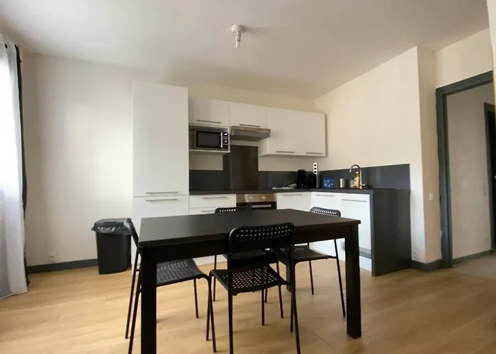 Joli T4 Avec Balcon, Place De Parking - Oradou Appartement